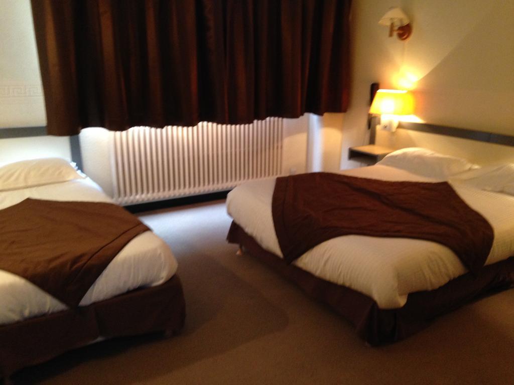 Hotel Continental Vierzon Szoba fotó