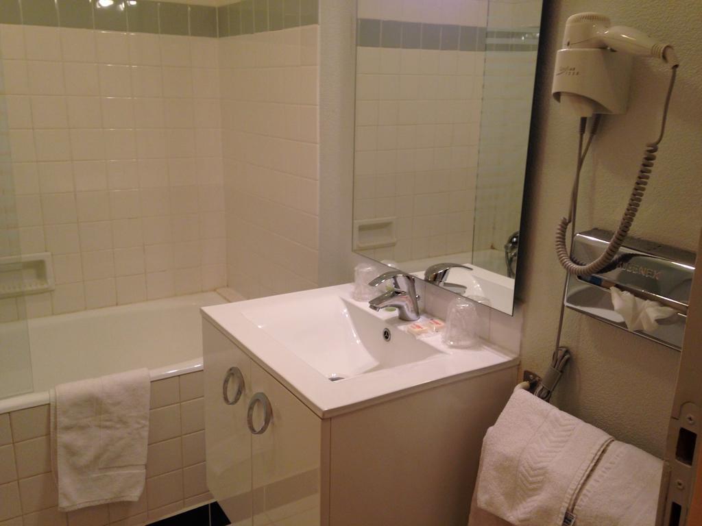 Hotel Continental Vierzon Kültér fotó