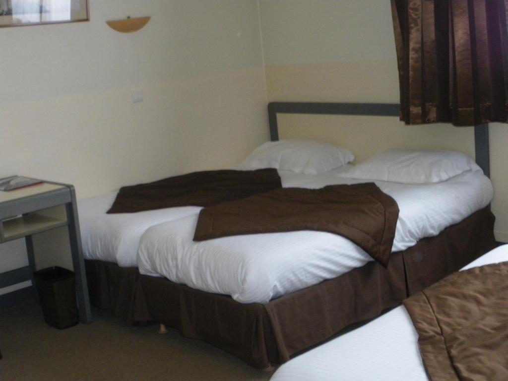 Hotel Continental Vierzon Szoba fotó