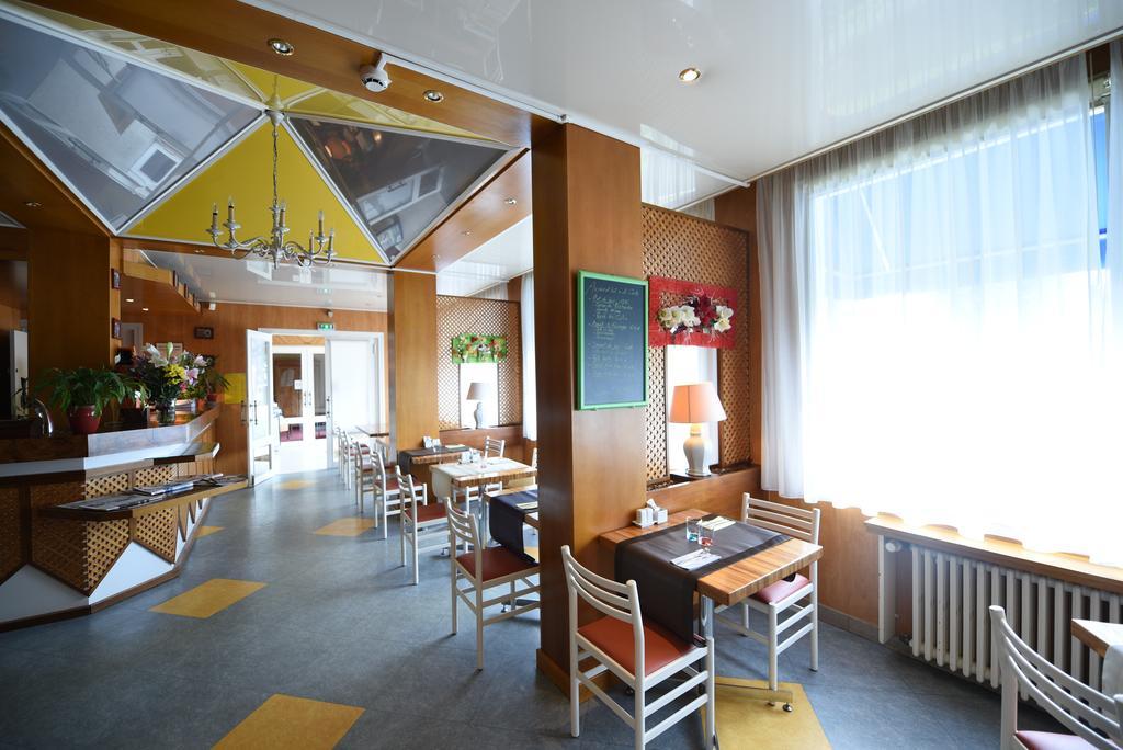 Hotel Continental Vierzon Kültér fotó